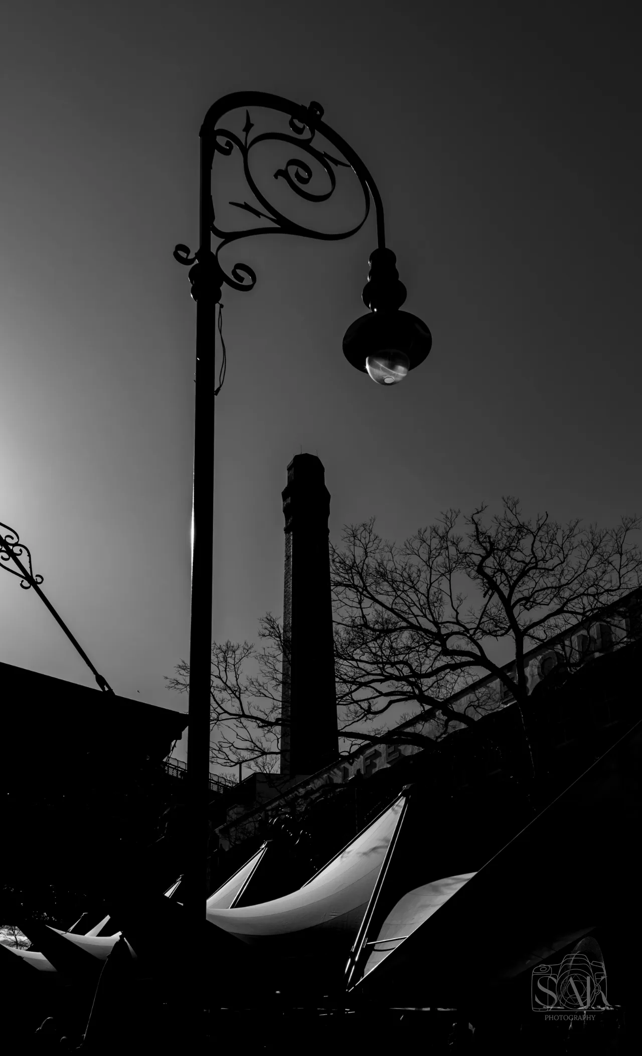 Street lamp in black and white